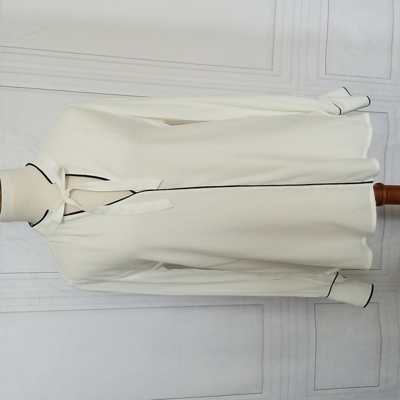 GAP Tie Neck Zen Top - Picture 1 of 15